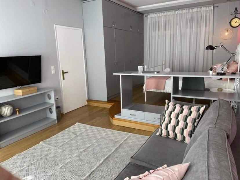테살로니키 Retro House With Garden In Anopoli 빌라 외부 사진
